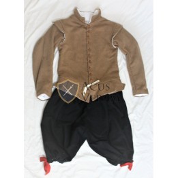 Pack doublet and trousers